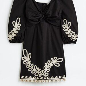 NWOT - H&M Black and Cream Embroidered Dress Size M